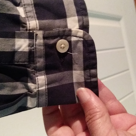 EUC Abercrombie & Fitch long sleeve blue and white plaid print shirt - Picture 4 of 5